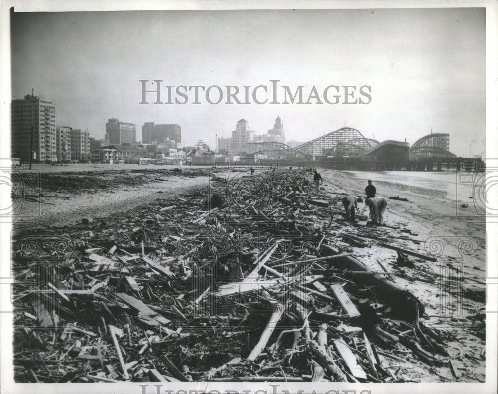 1938 Press Photo Bebris Strenbn Waterfront High Water