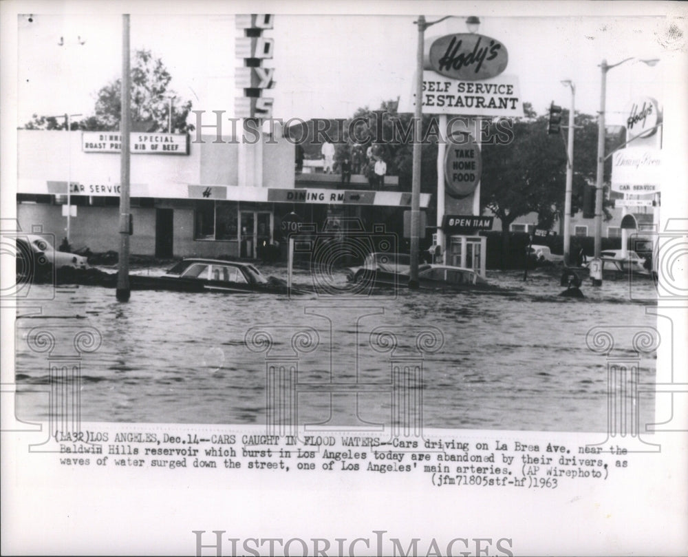 1963 Press Photo Cars Drives La Brea Ave Heldwin Hills