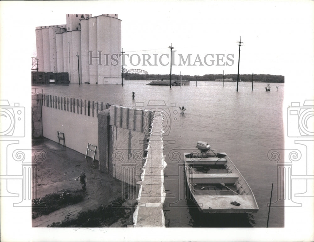 1993 Press Photo Flood Illinois Land EU Water Land