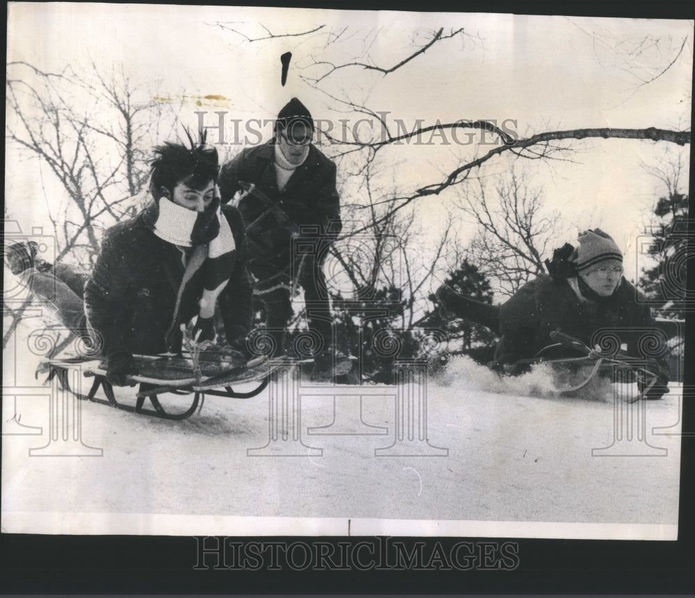 1959 Press Photo Wayne Pflanz Muffler Wrapped Dan Ivers