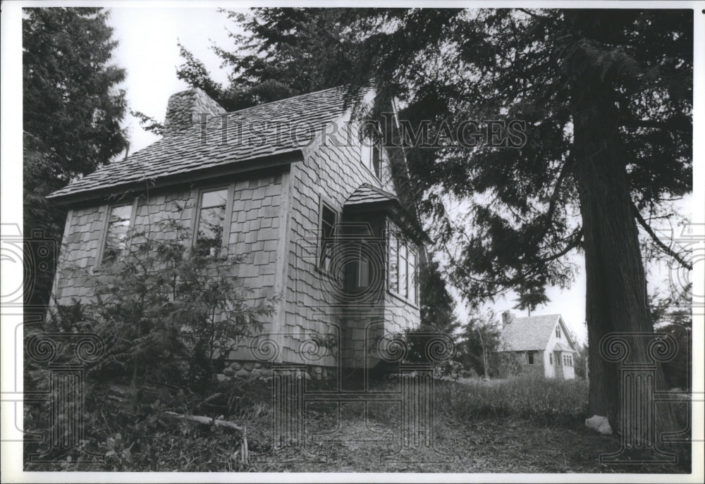 1988 Press Photo Whidbey Island Writers Haven Cabins