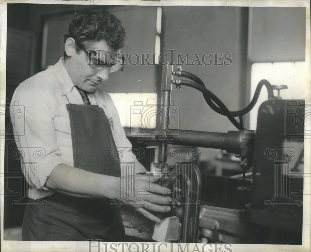 1955 Press Photo Cook County Public Aid Training Weld