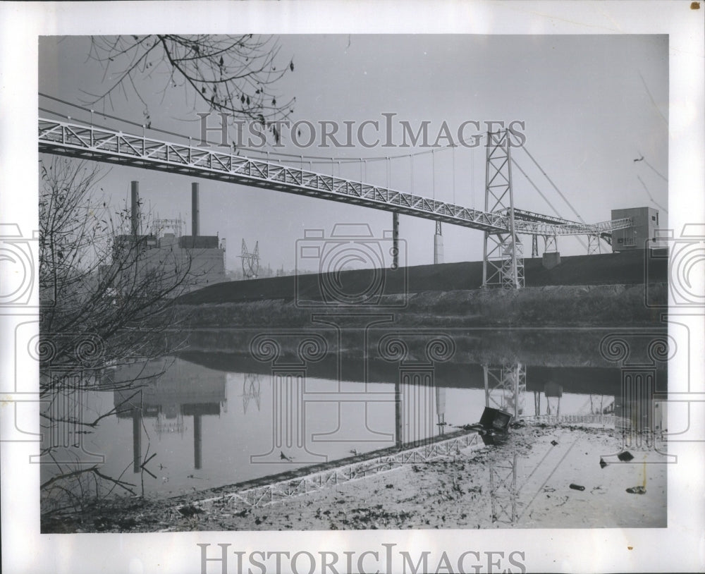 1954 Press Photo Conveyor System