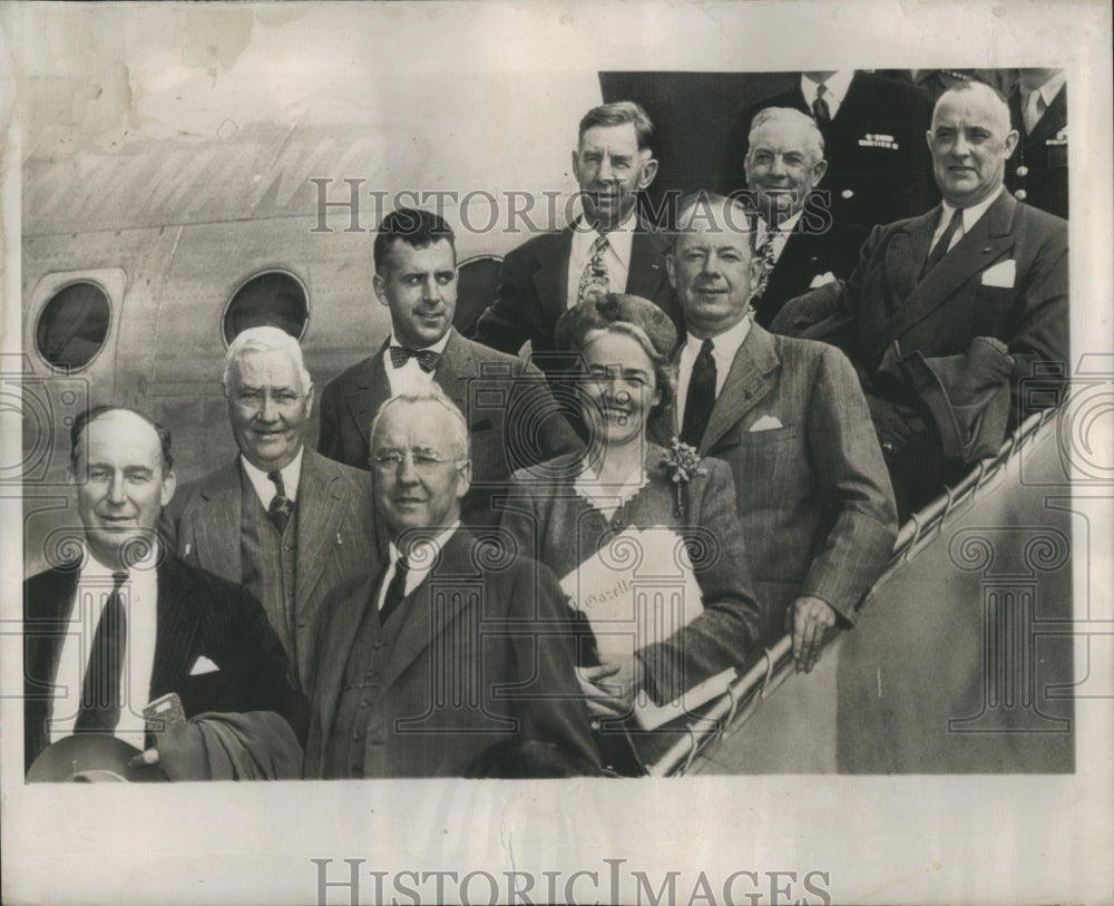 1947 Press Photo Congressmen Armed Services Committee