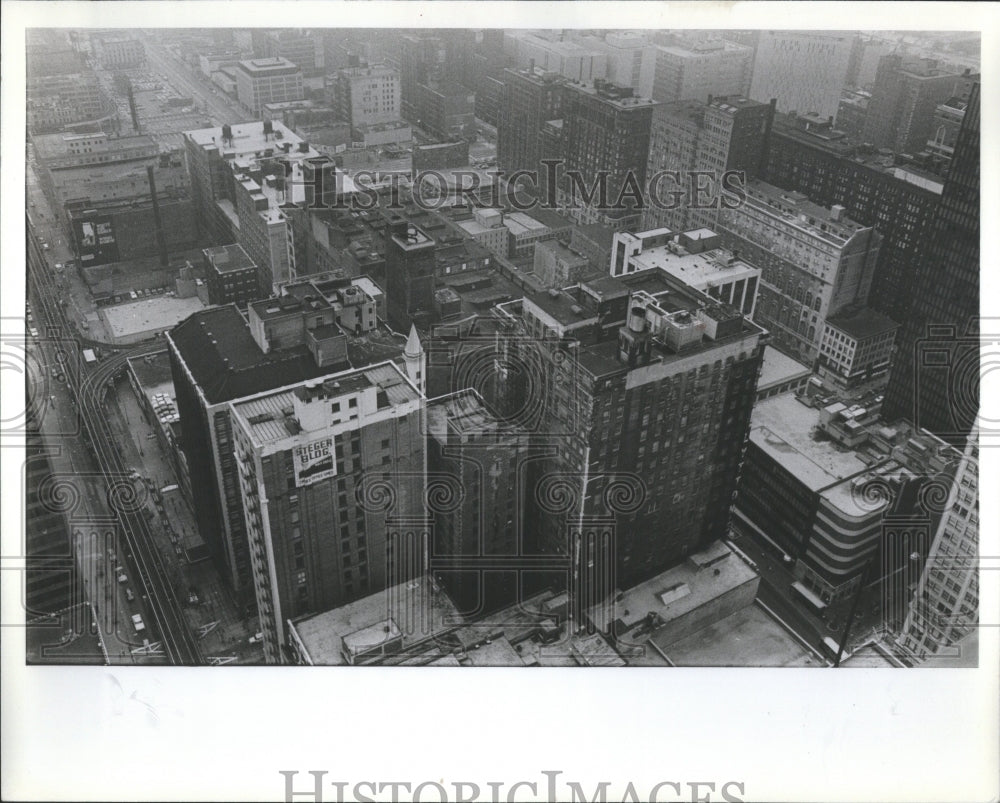  Chicago Skyline Lake Michigan - Historic Images