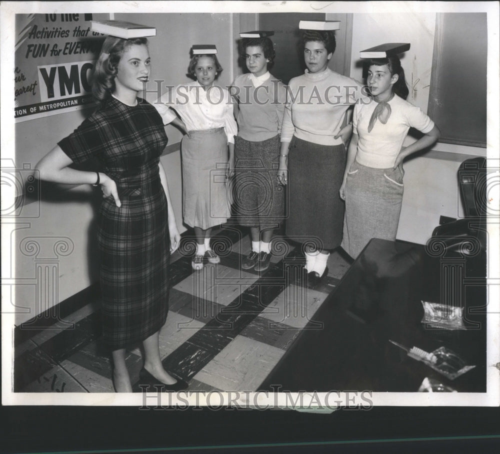 1957 Press Photo Sandra Sternberg Ridge YMCA Marilyn