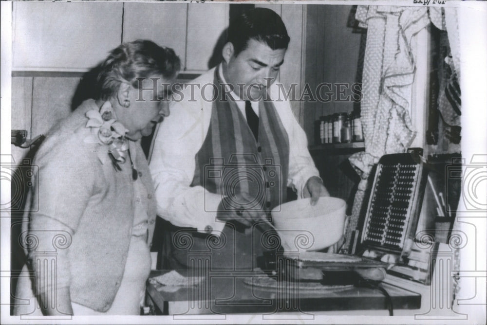 1964 Press Photo How Cook Perrie Salinger Women