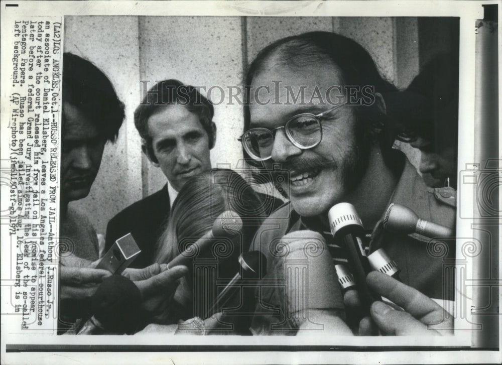 1971 Press Photo Russo Released associate