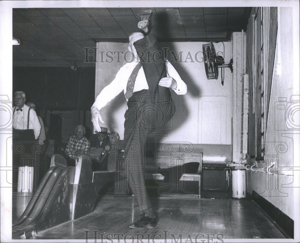 1958 Press Photo Bowling Detroit john Kroon