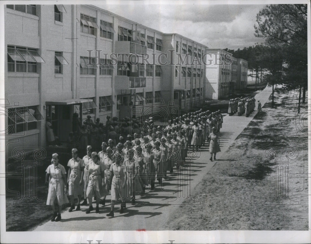 1954 Press Photo Wac Trainees Group Concrete Block