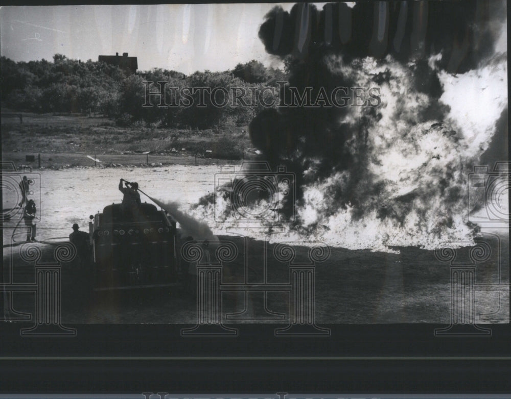 1949 Press Photo Dry Chemical Fire Fighting Method