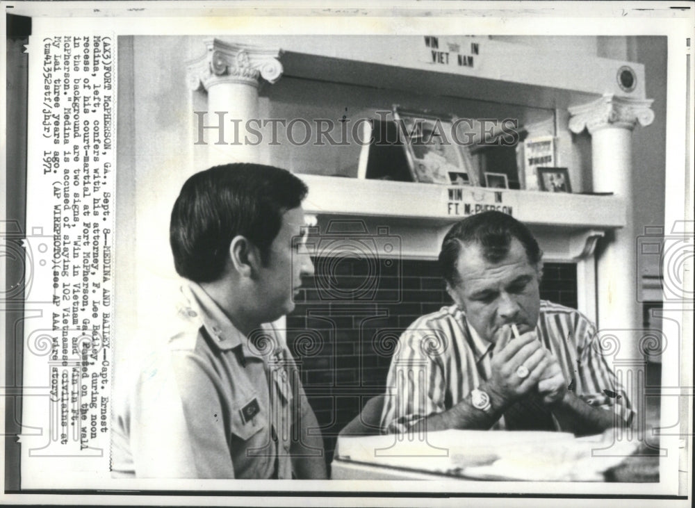 1971 Press Photo Capt Ernest Medina Lee Bailey Attorney