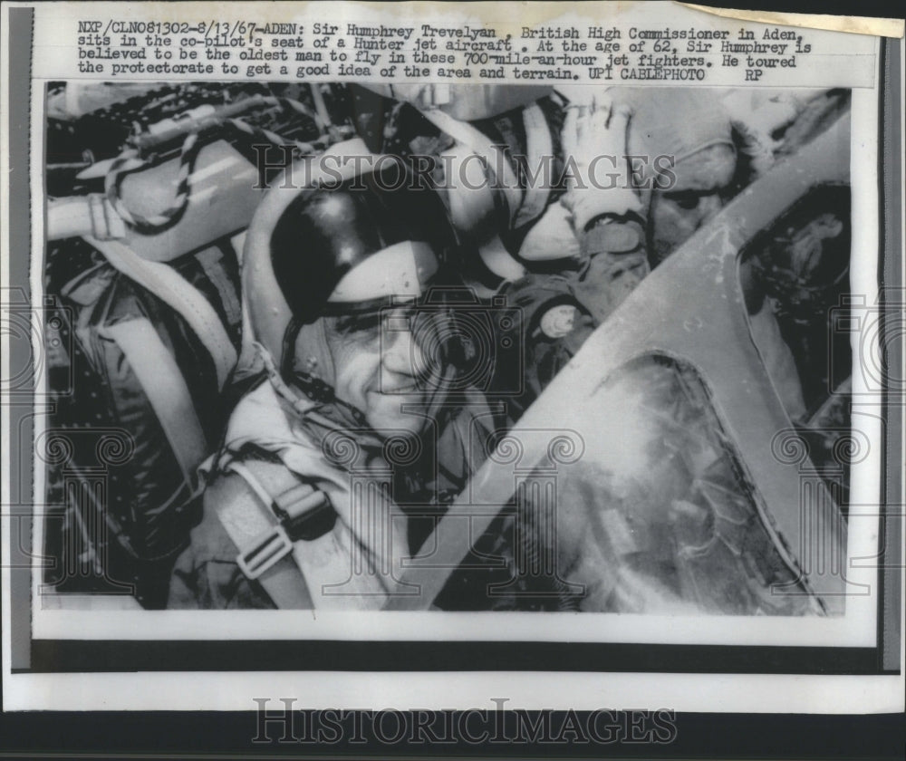 1967 Press Photo Sir Humphrey Trevelyan Pilot Cockpit