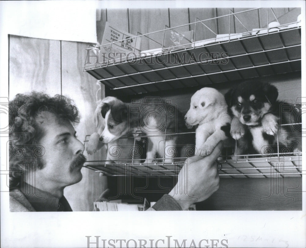 1977 Press Photo Michigan Humane Society Shelter Open