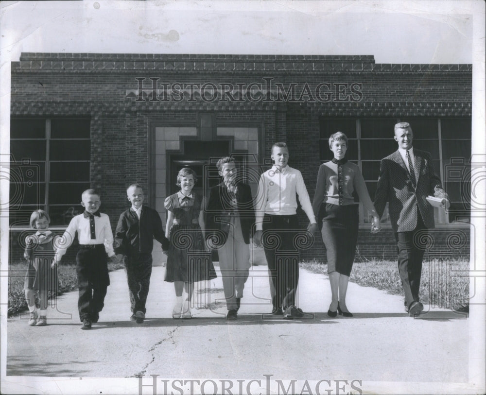 1955 Press Photo James City Editor Trainor Children