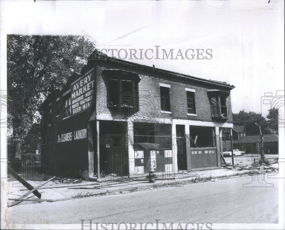 1967 Press Photo Avery Market Burned Trabulsy