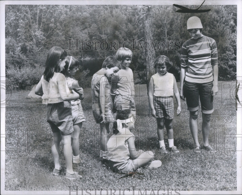 1962 Press Photo Canfs Holiday