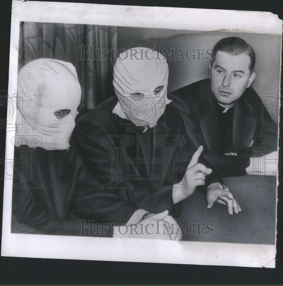 1951 Press Photo Catholic Priests Father Stephens