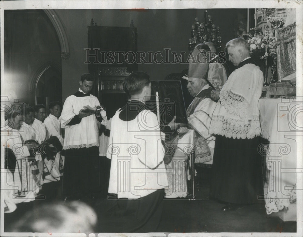 1932 Press Photo Catholic Prists Cardination Bulding M