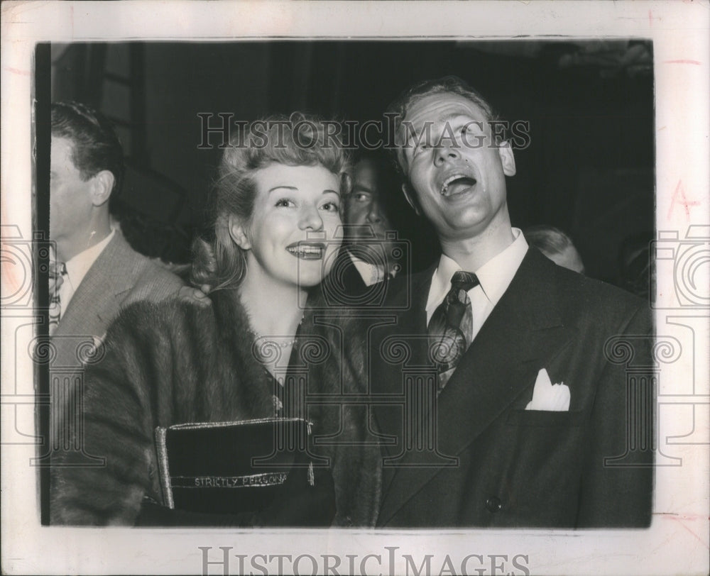 1946 Press Photo James Alexander &amp; Pam Britton On Date