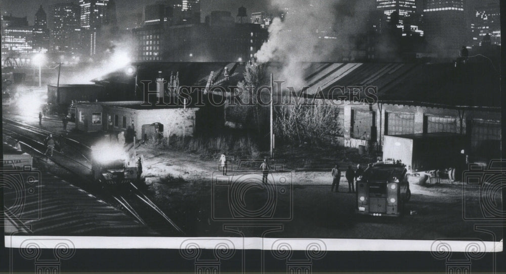 1976 Press Photo Firemen Railroad Yard Kinzie Ave