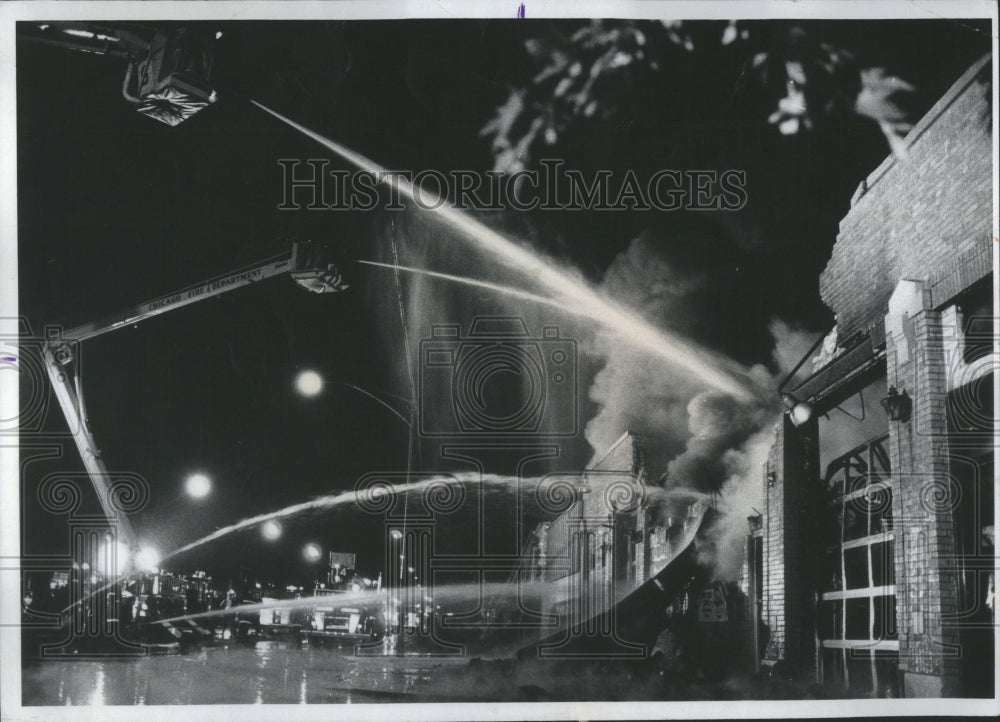 1976 Press Photo Jefery Auto Service Building Fire