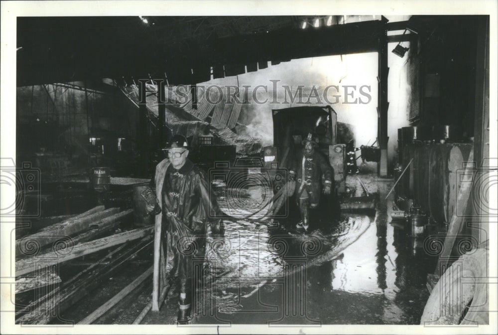 1981 Press Photo Roof Scrap Iron Plant1909 N Clifton Fi