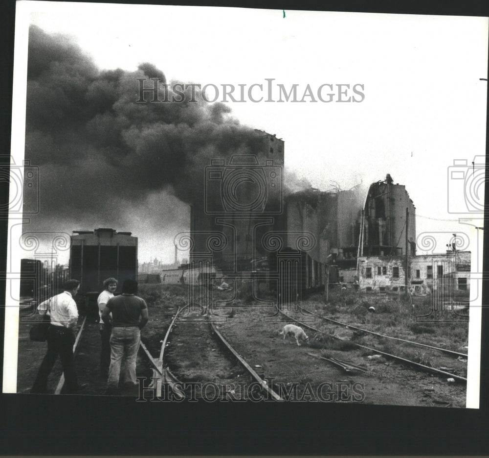 1977 Press Photo Garvey Grain Inc Elavator 92d Harbor