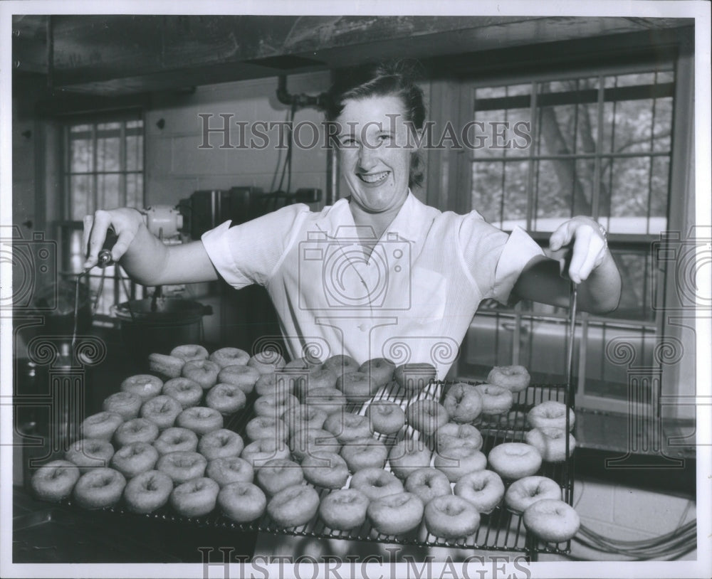 1957 Press Photo B Williams Captions Don Ray Benner Mil