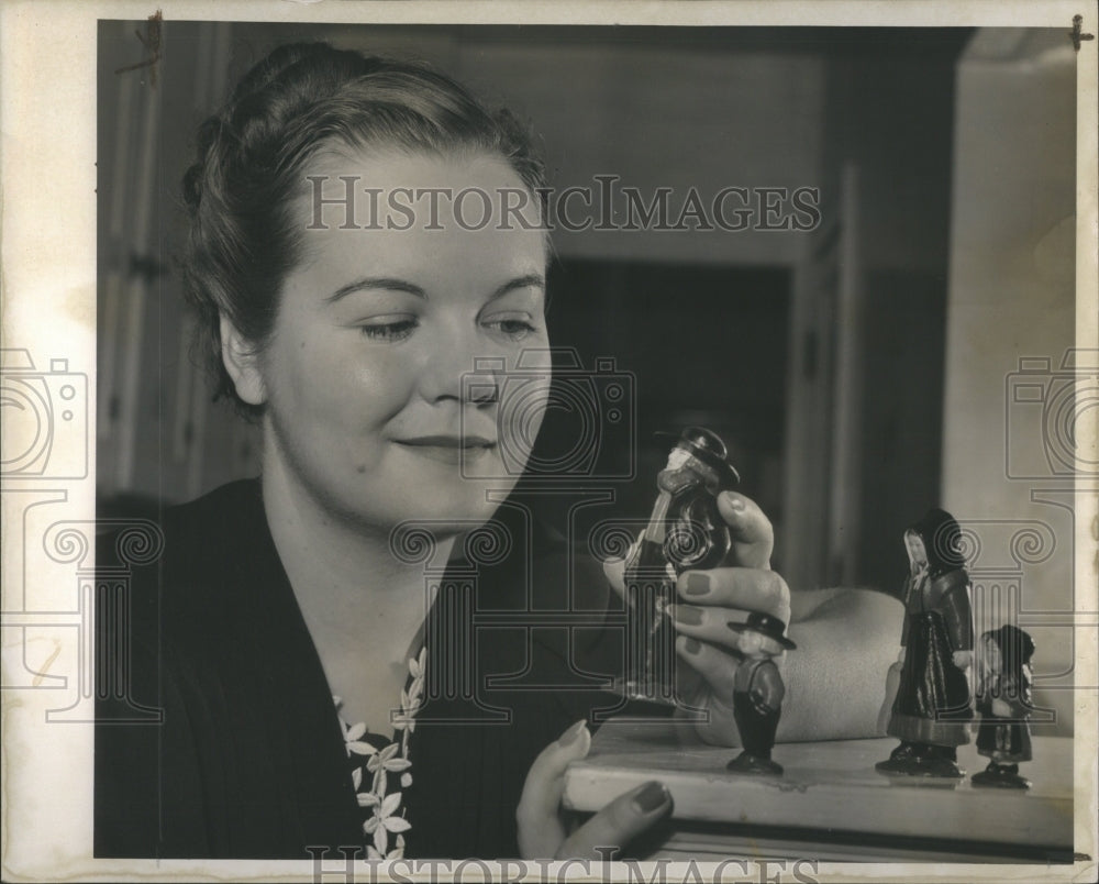 1939 Press Photo Mrs Gilbert Dobson Ruth Liminger Write