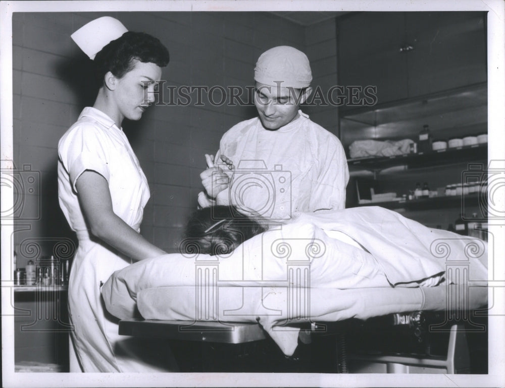 1958 Press Photo Detroit Doctors Dr.Angelos Kambouris