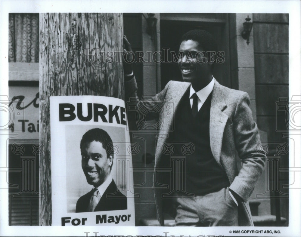 1986 Press Photo Mayor Kevin Hooks Carl Burke Hometown