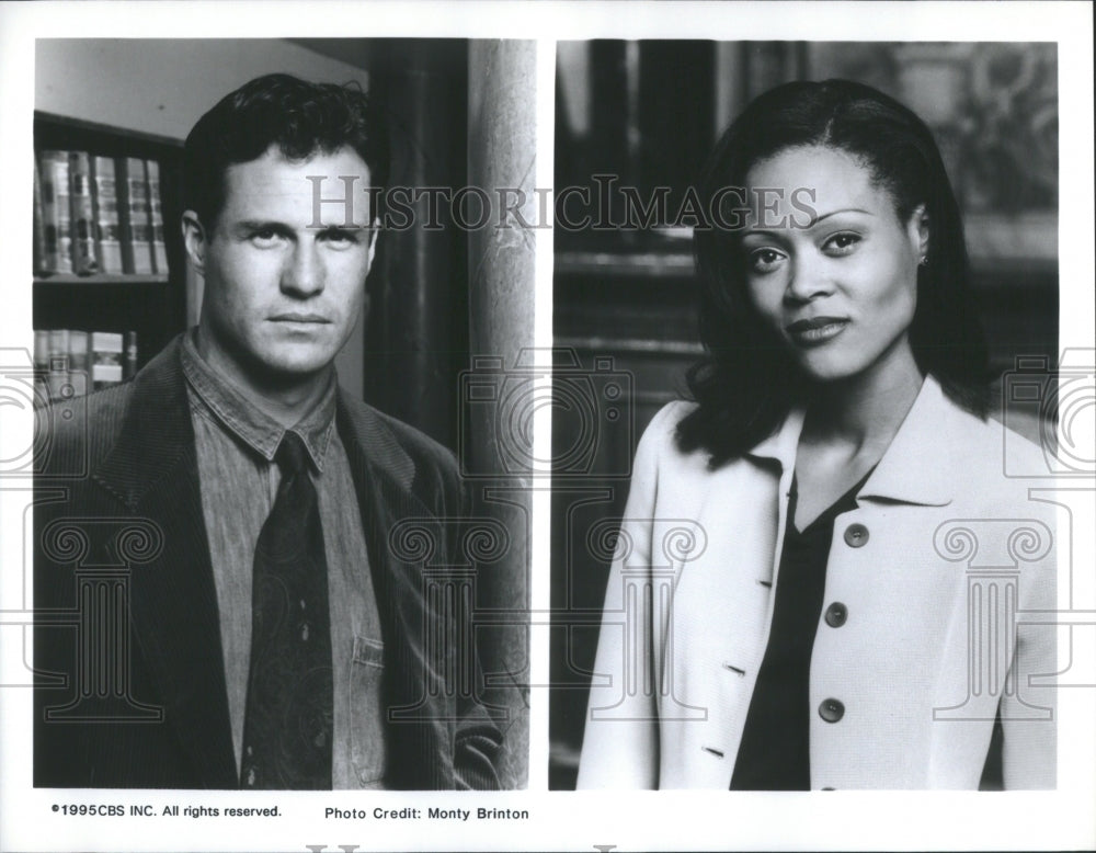 Press Photo Courthouse Brad Johnson Robin Givens