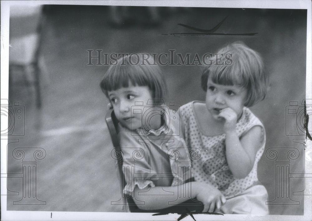 1969 Press Photo Children Burton Elementary School