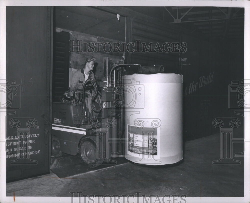 1949 Press Photo Detroit News Workers