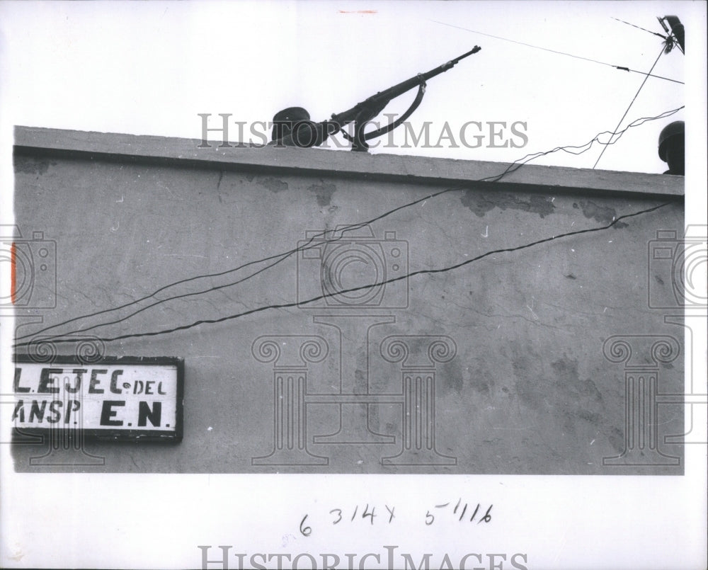 1965 Press Photo Dim Rep Revolves