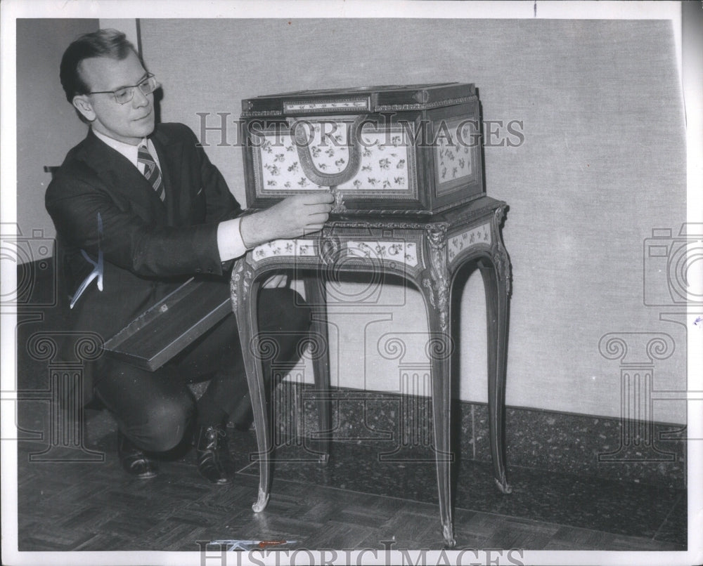 1971 Press Photo Fred Cummings Asst Director Art Museu