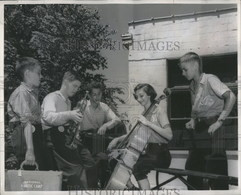 1949 Press Photo Out Door Session Student Karl Speelman