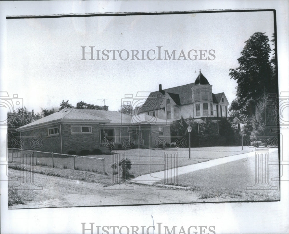 1975 Ranch Victoria Home Mr Mrs Ralph Davis - Historic Images