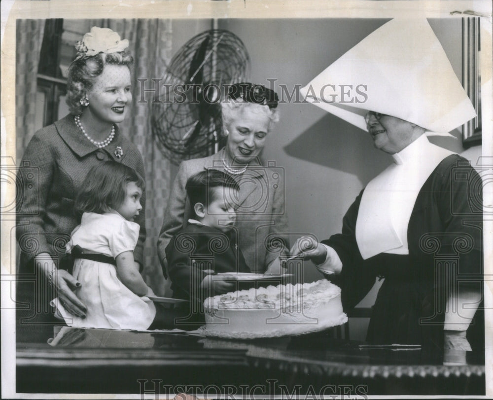 1961 Press Photo Western cultures birthday songs,