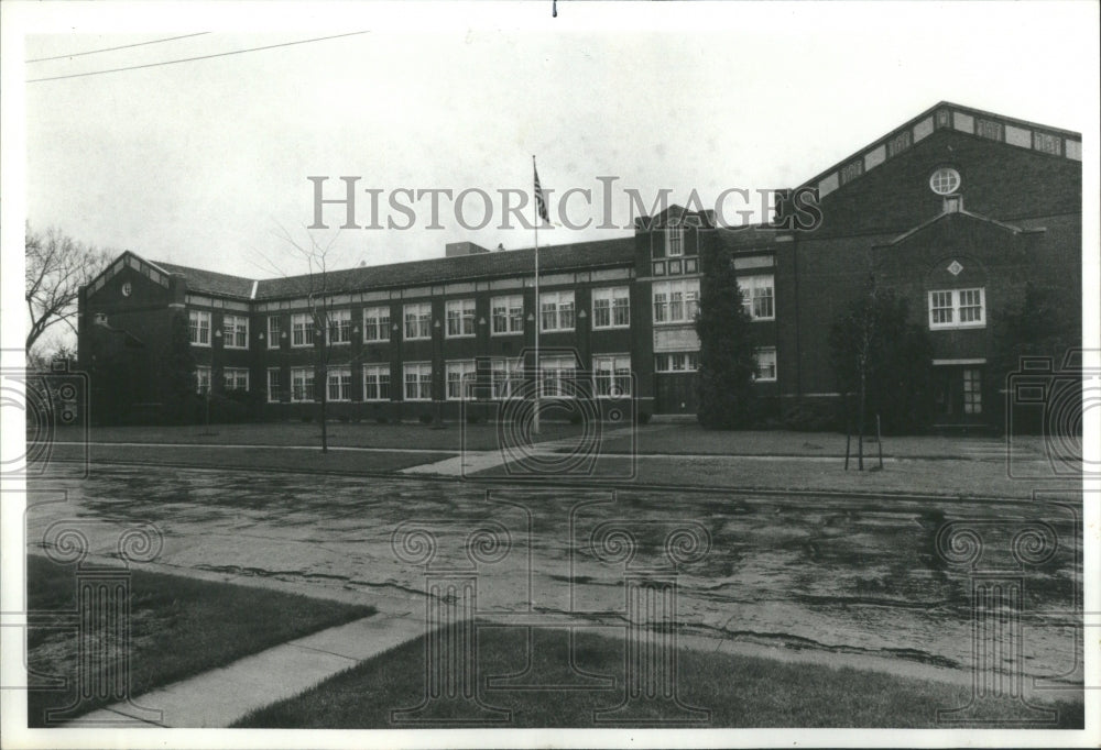 1978 Press Photo Abandonment Multitude Signpost article