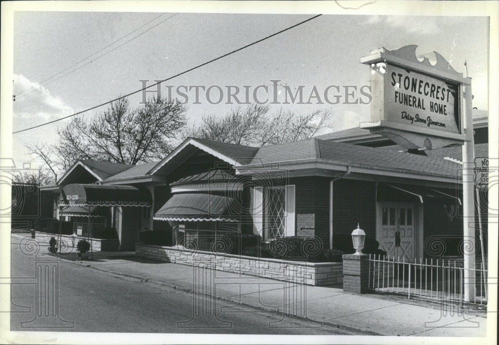 1981 Press Photo Out side view