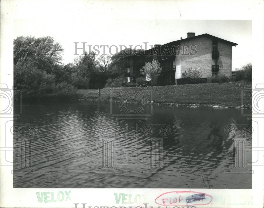 1974 Press Photo 10th Anniversary of Four Lakes Village