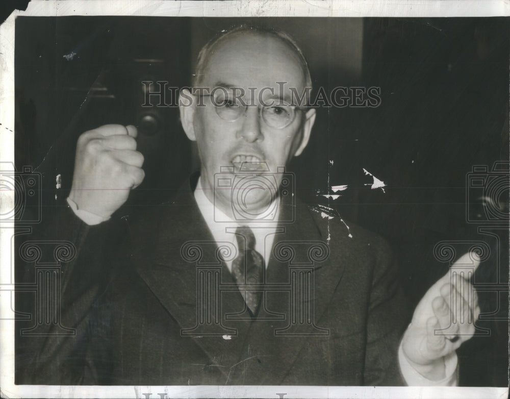 1940 Press Photo Sen Charles Tobey pounds hand w/ fist