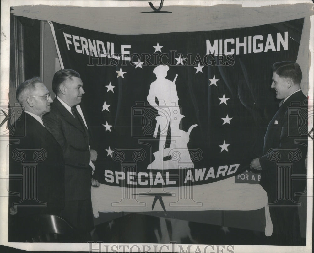 1943  Ferndile Michigan Special Awards - Historic Images