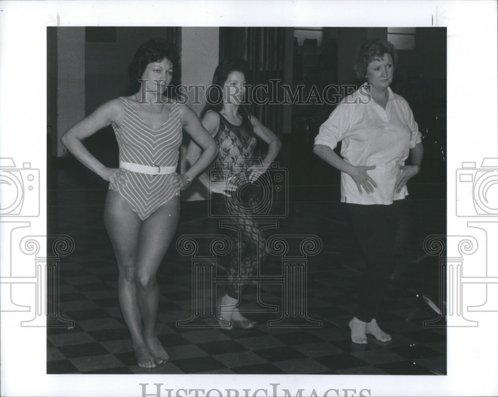 1989 Press Photo Stripper