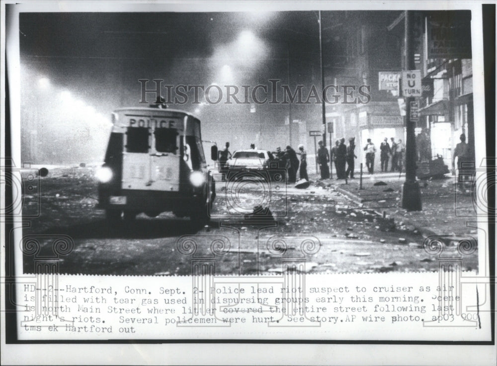 1969 Press Photo Police Air Bags Tear Gas Ritots Hartfo