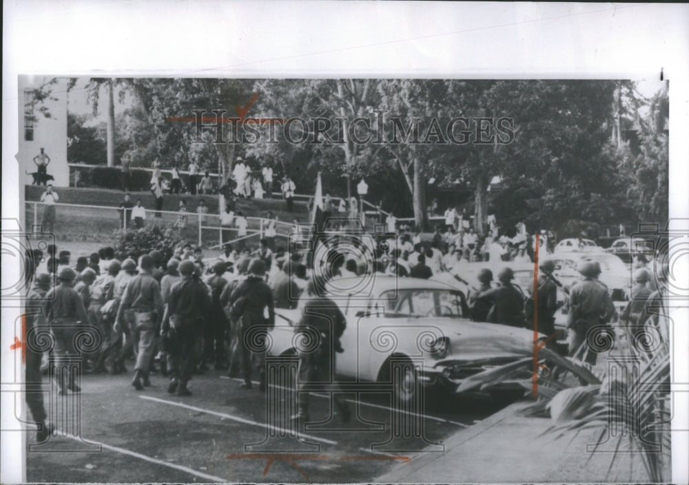 1956 Press Photo U S Troops Bayonets Drive Back Canal