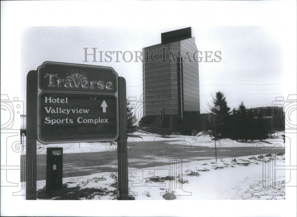 1993 Press Photo Traverse Hotel Valleyview Sports Compl - RRS89945 - Historic Images