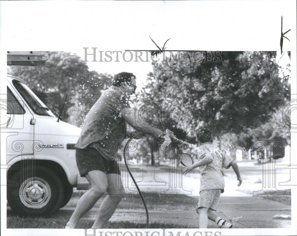 1992 Press Photo Zev Nadler Fathers Day Play Son Ami 8